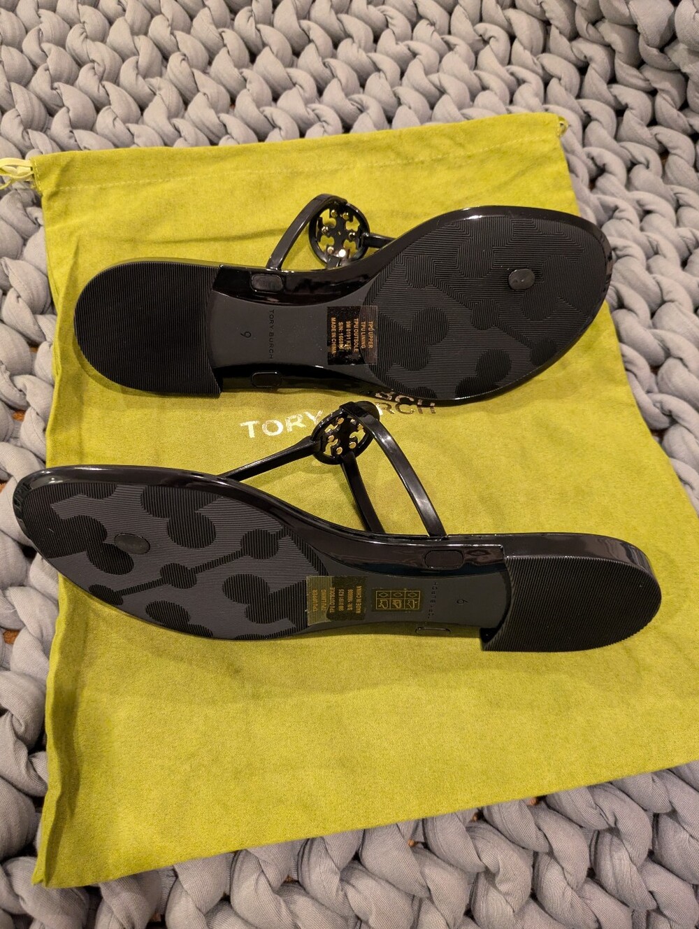 Tory Burch Black Jelly Thong Sandals Mini Miller Logo Size 9 - Picture 3 of 13